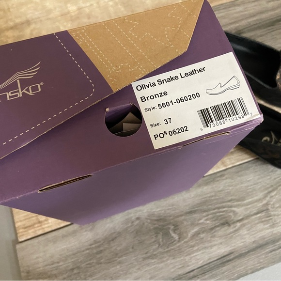 Dansko Olivia Snake Leather Bronze Loafer Size EU 37 US 6.5-7 - Picture 9 of 11